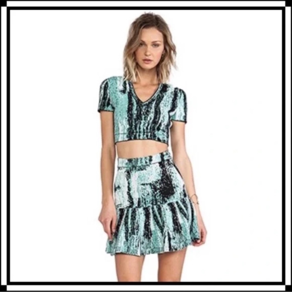 BCBGMAXAZRIA Matching Knit Set Skirt and Crop Top
